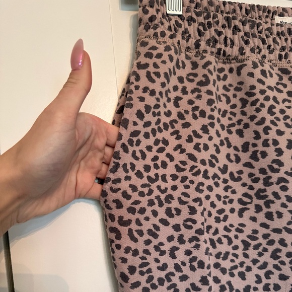 Abercrombie & Fitch Pink Cheetah Sweatsuit (Size S+M) - Picture 5 of 9